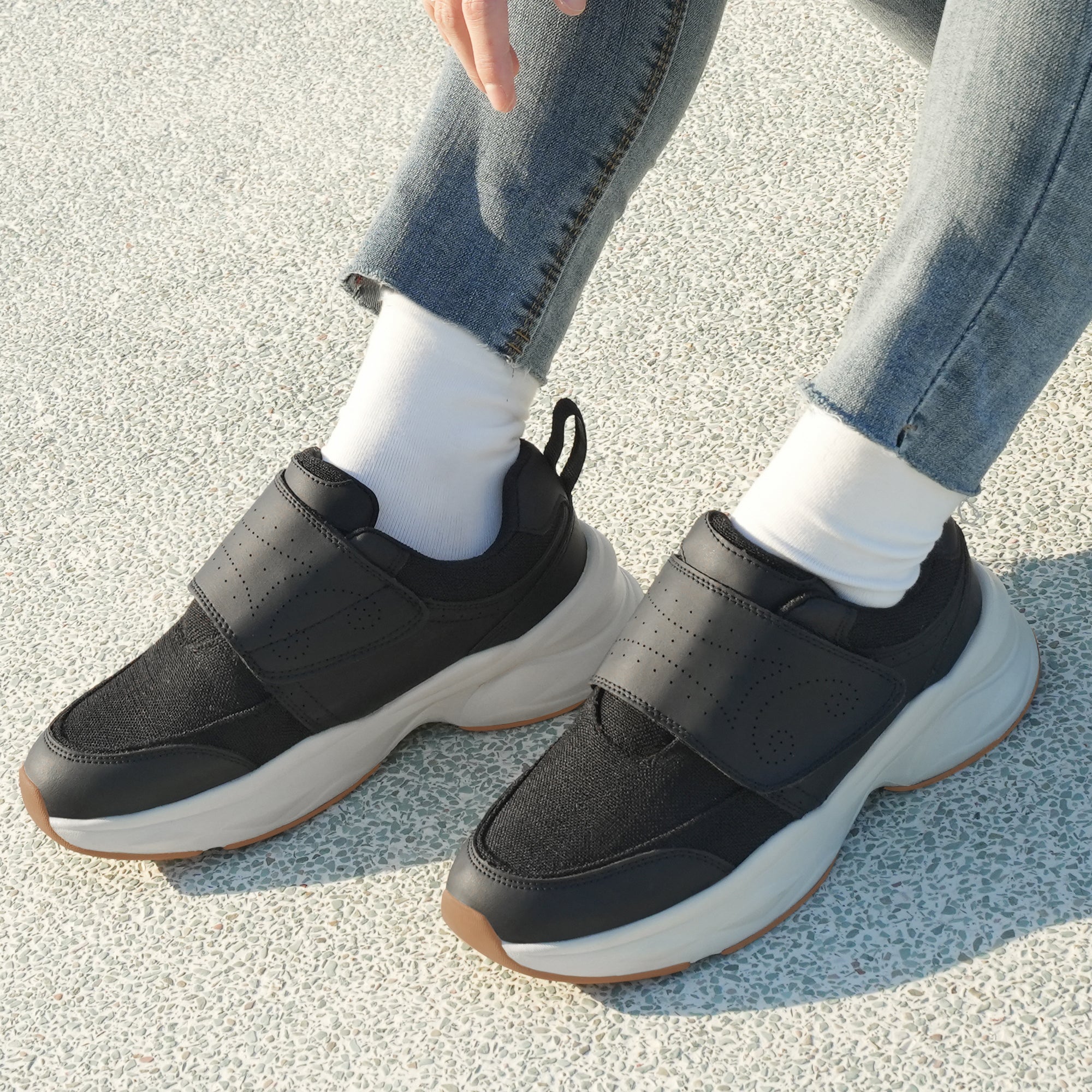 Black Walking Shoes-Lyra