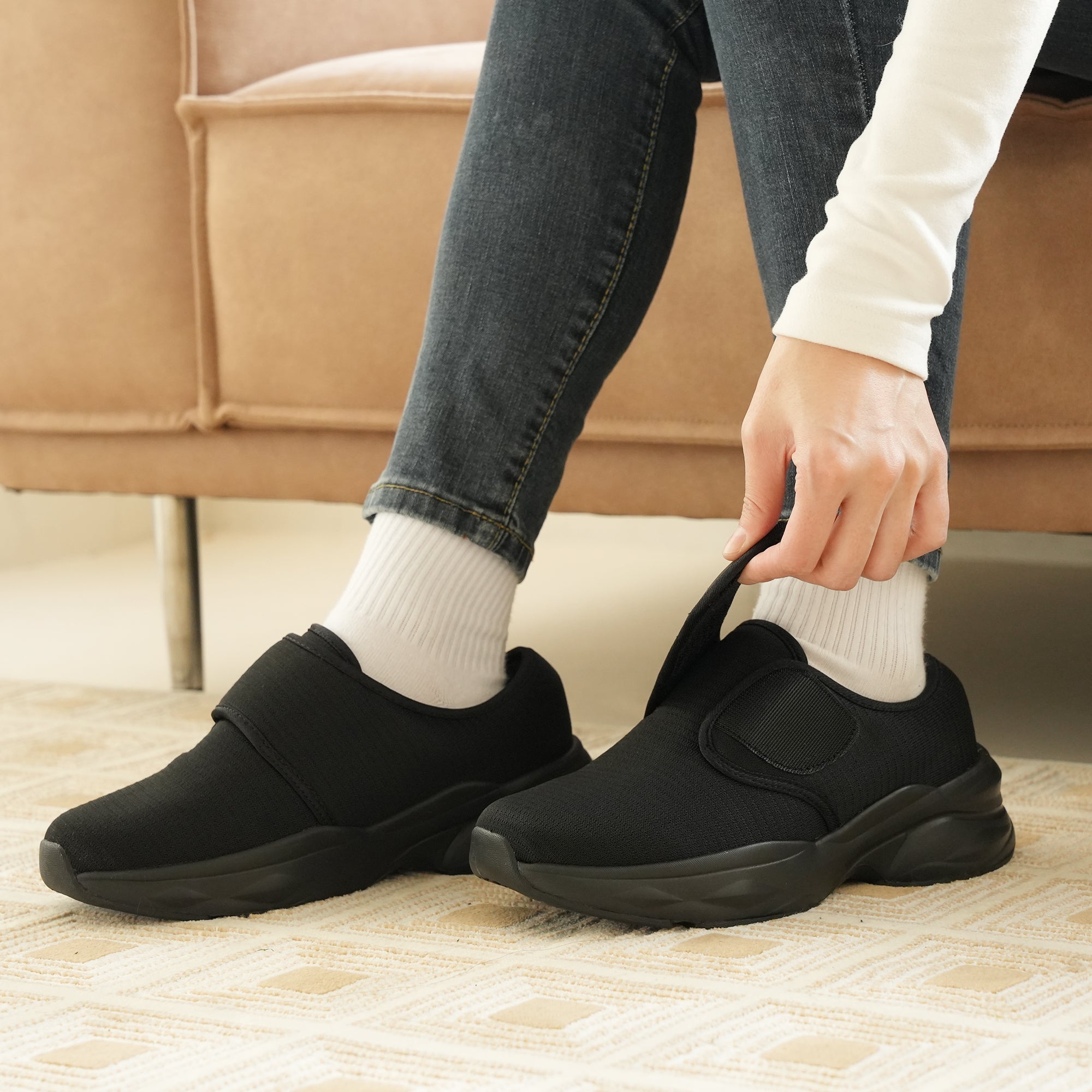 Black Walking Shoes-Freya