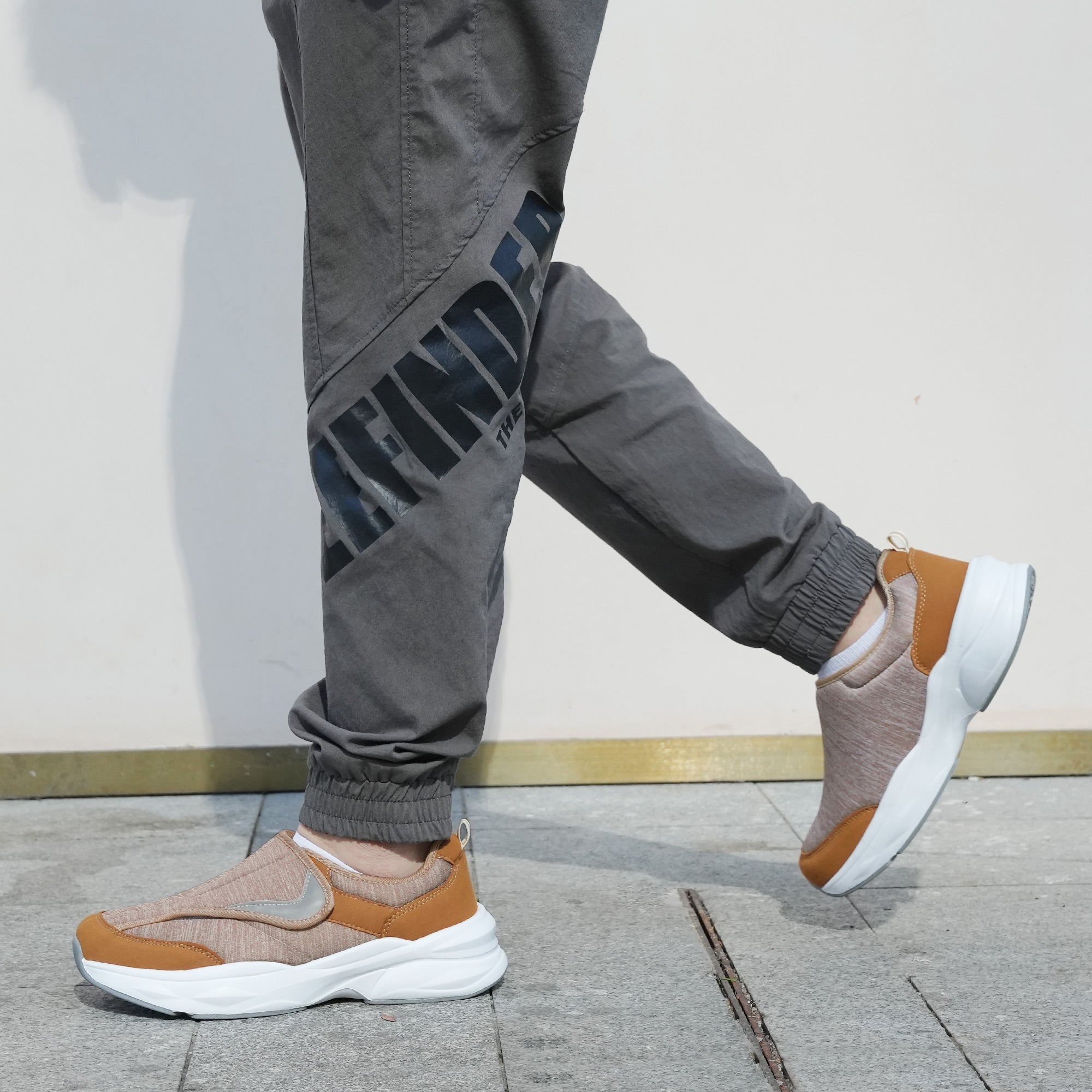 Brown Walking Shoes-Bruno